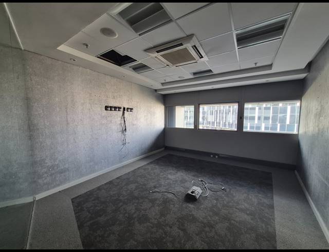 801M² OFFICE TO LET IN SANDTON CENTRAL